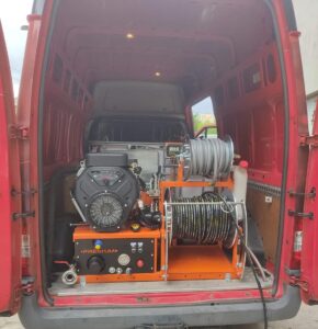 samochód z instalacją do wuko